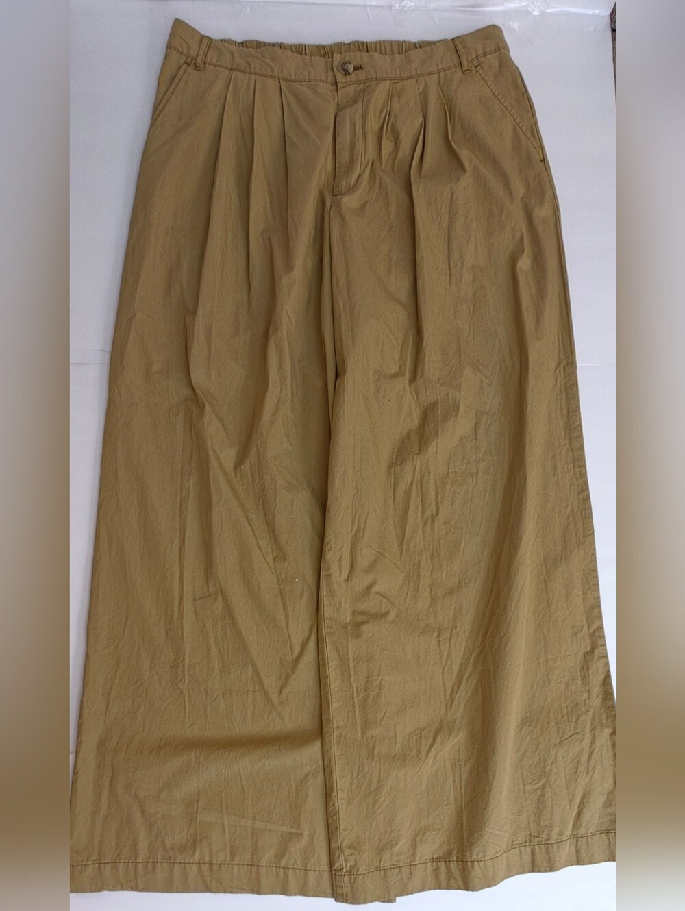Wide Leg High-Rise Pants in Tan